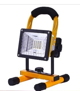 Foco multiuso recargable 20W, 24 LED de gran potencia y rendimiento.